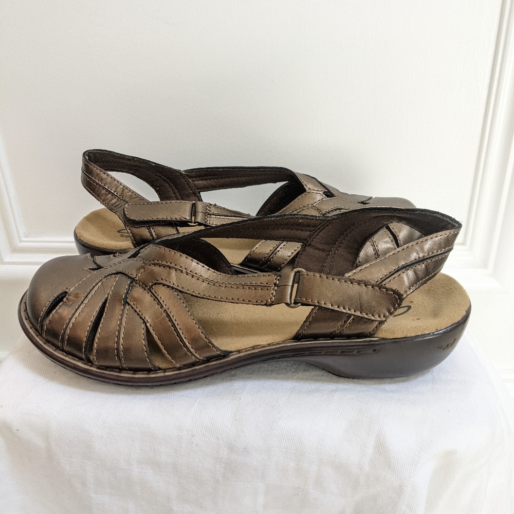 Clarks bendables leather shoes
